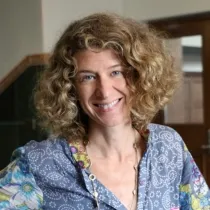 Profile Photo - Stephanie Leitch