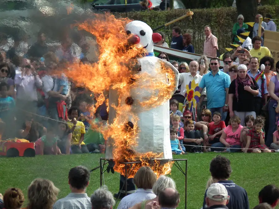Burning snowman effigy at the end of a Sommertagszug, a ritual to drive out winter.